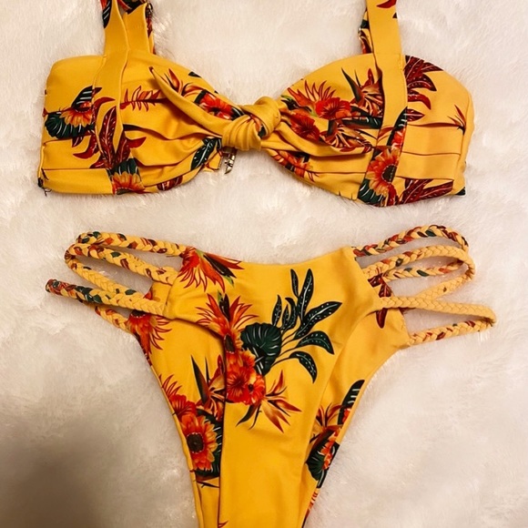 *SOLD*Floral 2piece - Picture 2 of 2